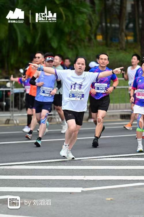 十年奔跑，十年创业：一位企业家的双线征程天盛物联董事长韦天贵第十次完成南山半马，以奔跑诠释创业真谛